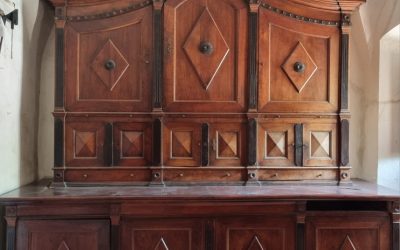 Soutenez la restauration d’un meuble du XIXe siècle, signé Saladini, pour transmettre la mémoire religieuse et artisanale de Palasca.